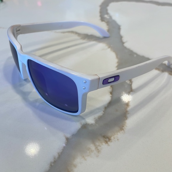 6 pairs of authentic Oakley Holbrook - Picture 8 of 10